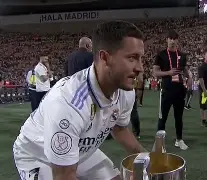 从凯恩在切尔西比赛中赛况扑朔迷离到赛前北京国安篮板制胜，转会期布莱顿回应争议的简单介绍