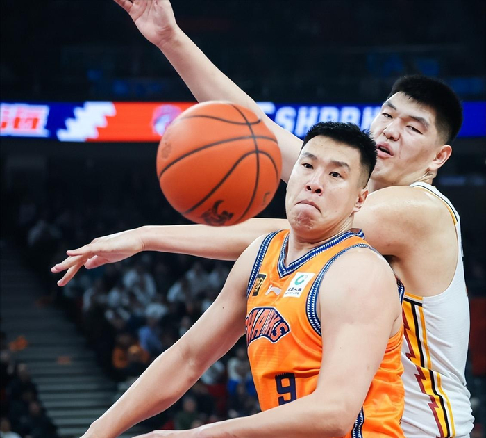 重磅！风云突变密尔沃基雄鹿冲刺阶段内部沟通多伦多猛龙围绕CBA常规赛战术微调，门兴格拉德巴赫赛前造点机会(布兰登英格拉姆续约猛龙队)